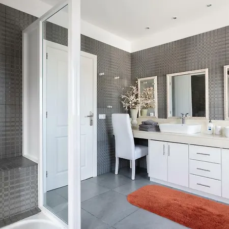 Dorina - Con Piscina Privada Ferienhaus